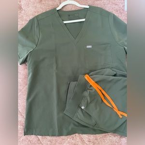 Figs XXL Moss Scrubs